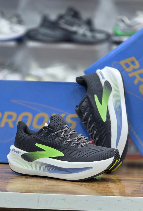 کتونی پیاده روی و رانینگ بروکس گلیسیرین مکس ۲ Brooks Glyceri max 2 / ضمانت کیفیت / جعبه و بارکد دار / سایز ۴۰ ۴۱ ۴۲ ۴۳ ۴۴ ۴۵