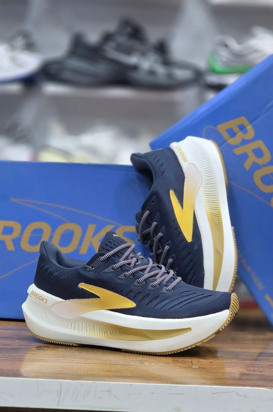 کتونی پیاده روی و رانینگ بروکس گلیسیرین مکس ۲ Brooks Glyceri max 2 / ضمانت کیفیت / جعبه و بارکد دار / سایز ۴۰ ۴۱ ۴۲ ۴۳ ۴۴ ۴۵