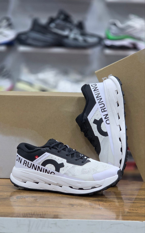 کفش کتونی دویدن QC On Running با فوم Helion HF | دوام و راحتی در تمام طول مسیر | سایز40 الی ۴۵/ فروش عمده و تک