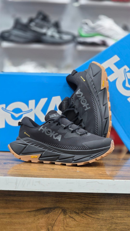 کتونی هوکا وان وان اسکای لاین گورتکس ضد آب زیره ویبرام سایز : ۴۰ تا ۴۵