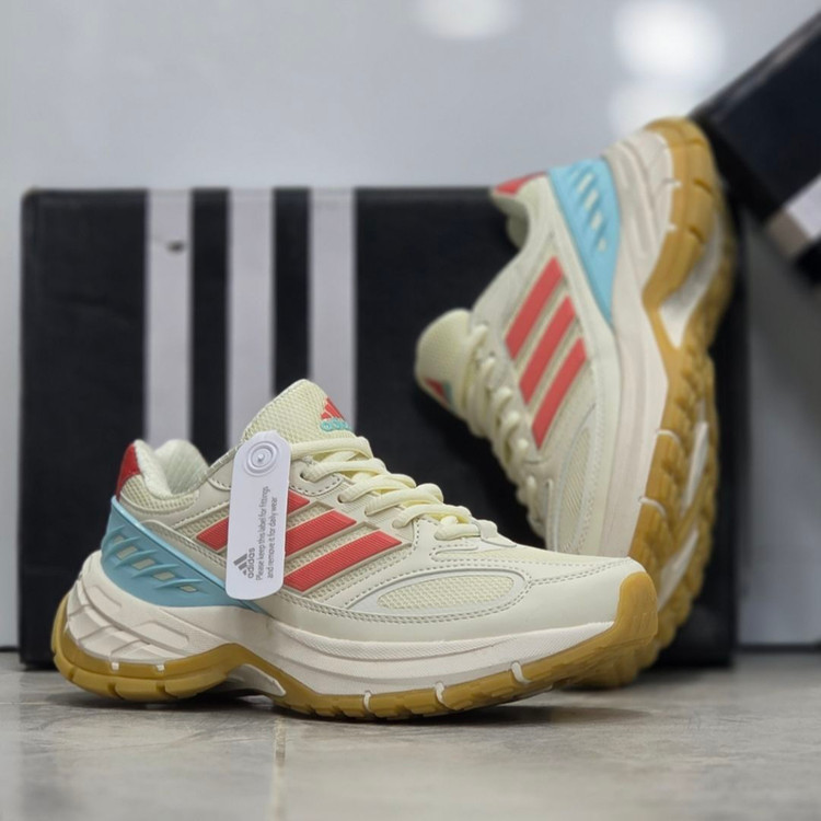 کتونی ویتنامی زنانه آدیداس مدل Adidas Response CL / ضمانت ویتنامی و کیفیت / فروش عمده و تک / سایز ۳۷ الی ۴۰