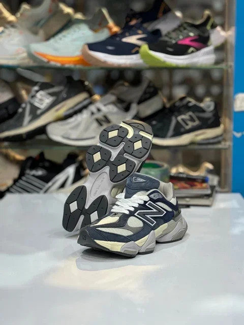 کتونی زنانه نیوبالانس مدل 9060 - وارداتی ویتنامی (کیفیت مستر کوالیتی) / سایز بندی 36 الی 40/ فروش تکی و عمده