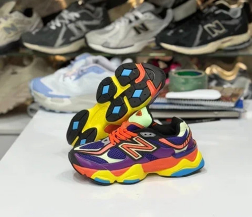 کتونی زنانه نیوبالانس مدل 9060 - وارداتی ویتنامی (کیفیت مستر کوالیتی) / سایز بندی 36 الی 40/ فروش تکی و عمده