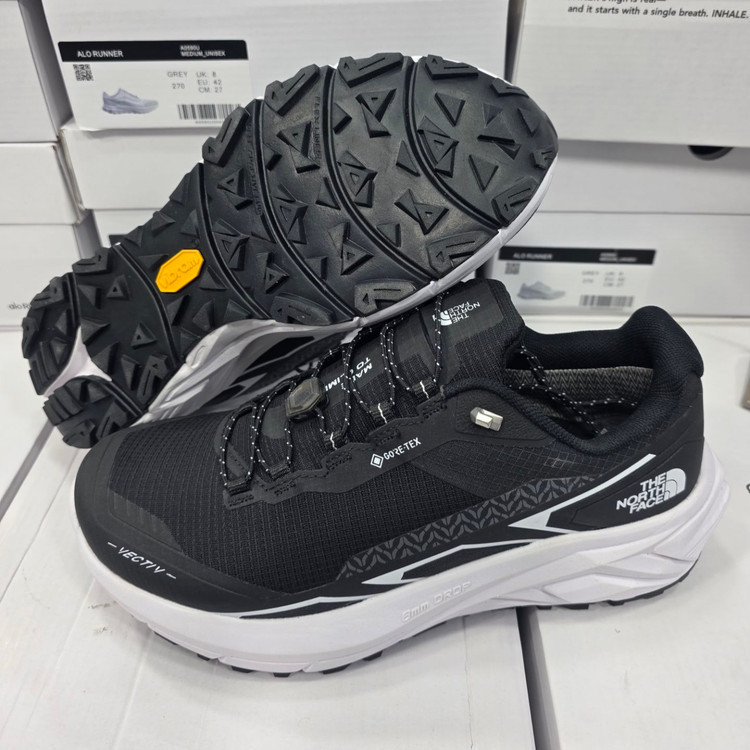 کتونی تریل رانینگ ویتنام نورث فیث the north face / ضد آب و گورتکس / زیره ویبرام / طبیعتگردی و شهری / ضمانت کیفیت کالا / سایز ۴۰ الی ۴۵