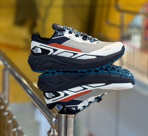 کتونی تریل رانینگ ویتنام نورث فیث the north face / ضد آب و گورتکس / زیره ویبرام / طبیعتگردی و شهری / ضمانت کیفیت کالا / سایز ۴۰ الی ۴۵