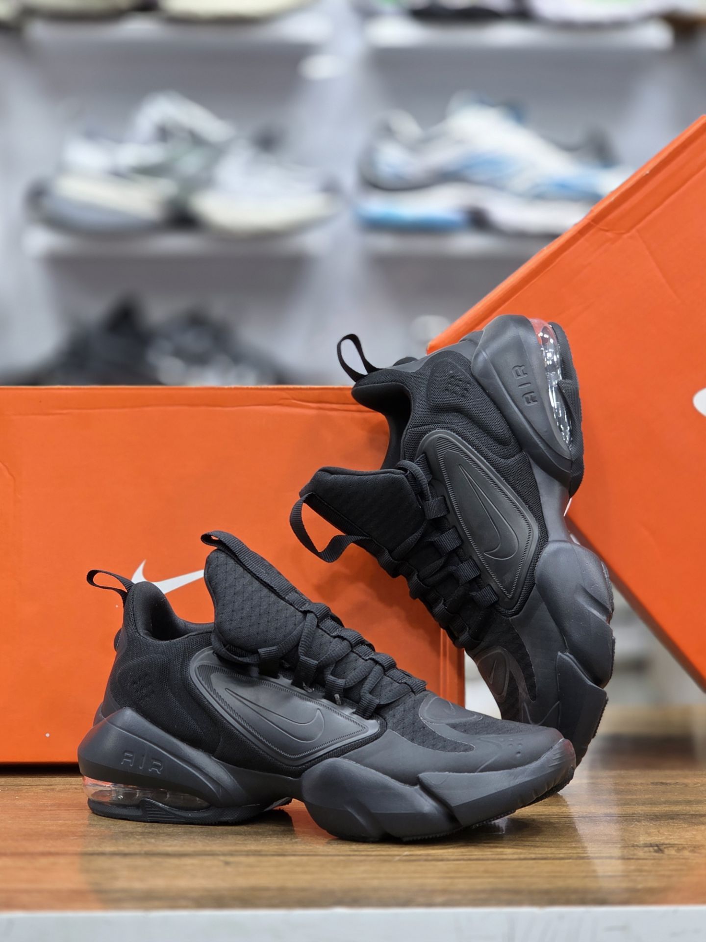 کتونی ویتنامی نایک ایرمکس آلفا ساواچ Nike air max alpha savageساخت ویتنام مستر کوالیتی A سایز ۴۰ تا ۴۵ فروش تکی و عمده