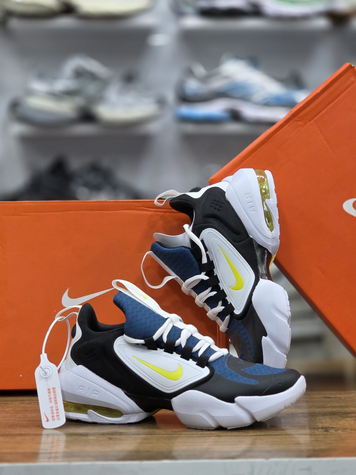 کتونی ویتنامی نایک ایرمکس آلفا ساواچ Nike air max alpha savageساخت ویتنام مستر کوالیتی A سایز ۴۰ تا ۴۵ فروش تکی و عمده