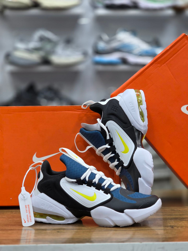 کتونی ویتنامی نایک ایرمکس آلفا ساواچ Nike air max alpha savageساخت ویتنام مستر کوالیتی A سایز ۴۰ تا ۴۵ فروش تکی و عمده