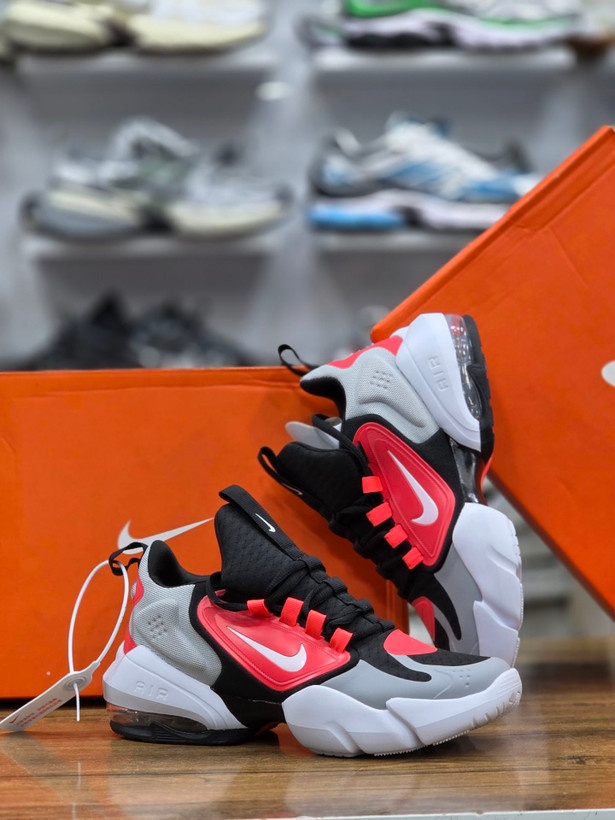 کتونی ویتنامی نایک ایرمکس آلفا ساواچ Nike air max alpha savageساخت ویتنام مستر کوالیتی A سایز ۴۰ تا ۴۵ فروش تکی و عمده
