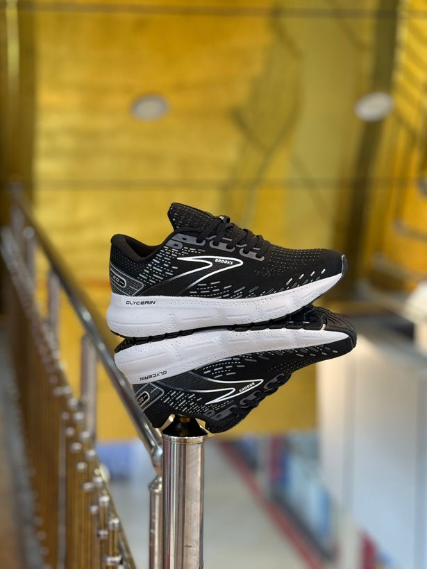 کتونی بروکس گلیسرین ۲۰/BROOKS GLYCERIN 20 /ساخت ویتنام/ سایز۴۰ الی ۴۵/فروش تکی و عمده بالاترین کیفیت درجه ۱