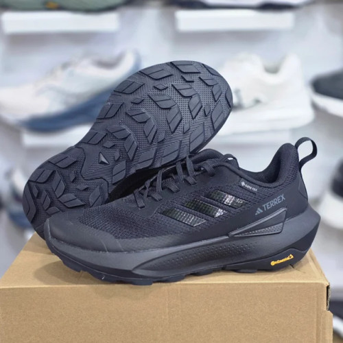 آدیداس تیرکس مدل گورت adidas terrex ساخت ویتنام وارداتی سایز 40تا45 کیفیت مستر کوالیتی A ضمانت کیفیت و اصالت