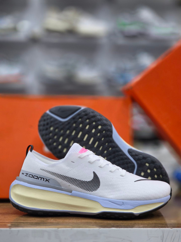 کتونی خارجی نایک زوم ایکس اینوینسیبل3 /Nike ZoomX Invincible 3 ساخت ویتنام سایز ۴۰ تا ۴۵. فروش بصورت عمده و تک