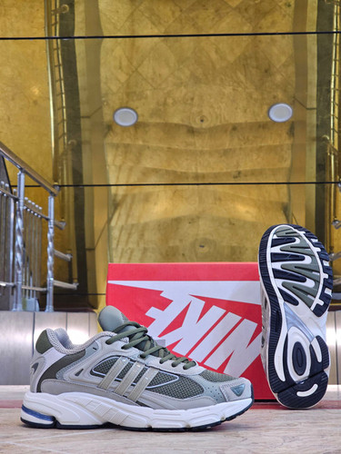 کتونی ادیداس ریسپانس CL مسترکوالیتی /سایز 40 الی 45/Adidas Response CL/فروش عمده و تک