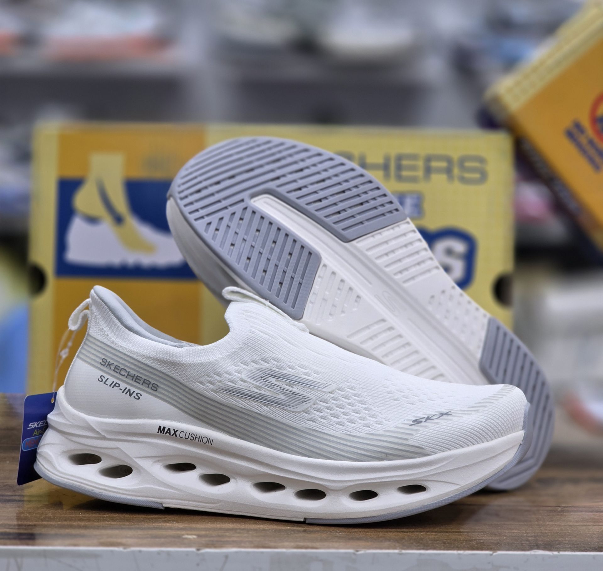 کتونی ویتنامی اسکیچرز اسلیپ اینس/Skechers slip ins/سایز ۳۷ الی ۴۰/مستر کوالیتی A/فروش ویژه تکی و عمده ضمانت وتضمین کیفیت