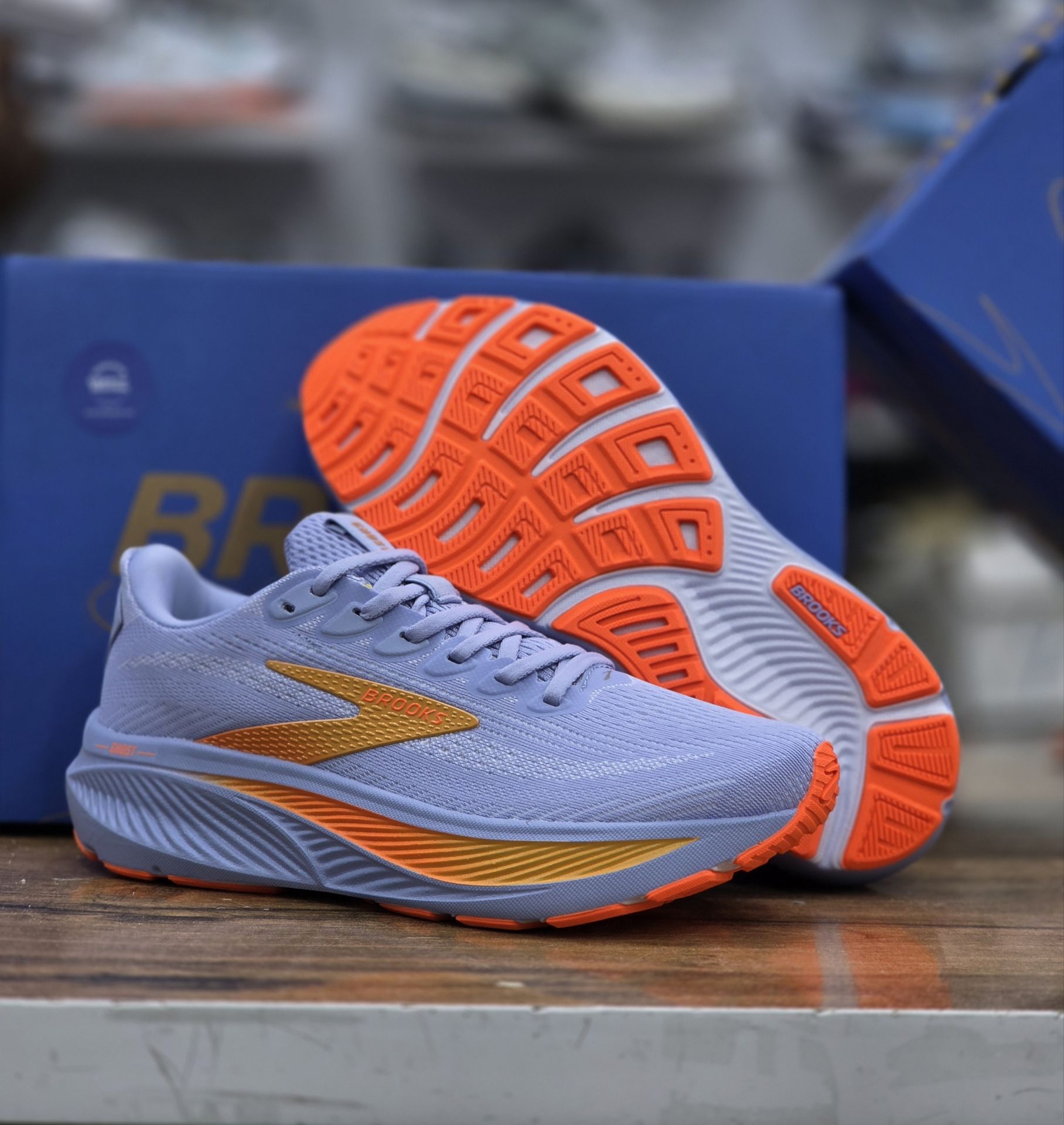 کتونی بروکس گاست 1۷ /Brooks Ghost 17/سایز ۴۰ الی ۴۵/ساخت ویتنام/فروش ویژه تکی و عمده/ضمانت و کیفیت کالا