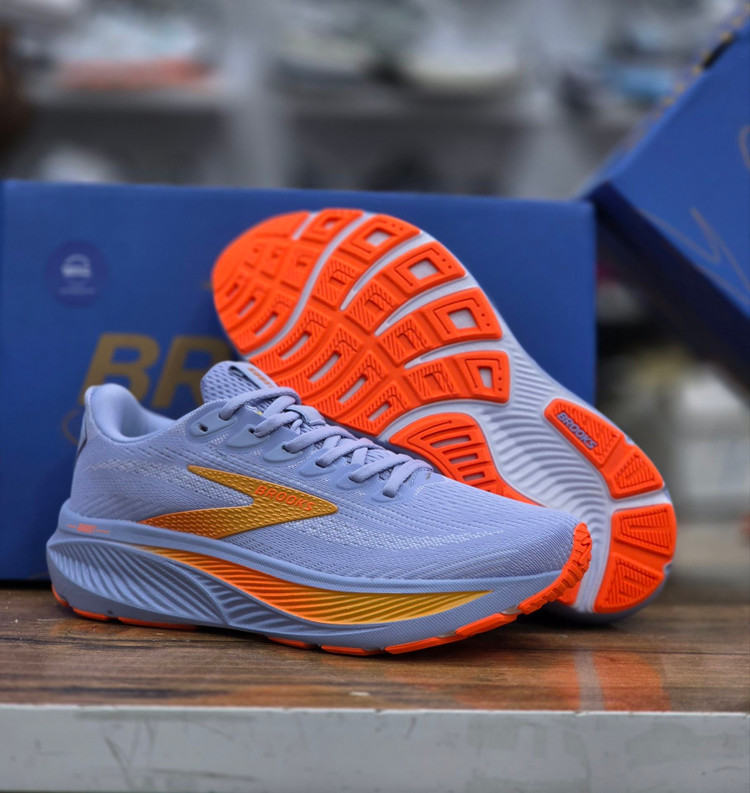 کتونی بروکس گاست 1۷ /Brooks Ghost 17/سایز ۴۰ الی ۴۵/ساخت ویتنام/فروش ویژه تکی و عمده/ضمانت و کیفیت کالا