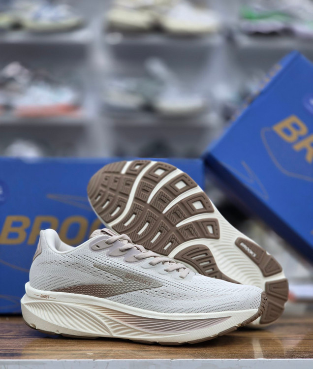 کتونی بروکس گاست 1۷ /Brooks Ghost 17/سایز ۴۰ الی ۴۵/ساخت ویتنام/فروش ویژه تکی و عمده/ضمانت و کیفیت کالا