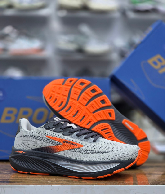 کتونی بروکس گاست 1۷ /Brooks Ghost 17/سایز ۴۰ الی ۴۵/ساخت ویتنام/فروش ویژه تکی و عمده/ضمانت و کیفیت کالا