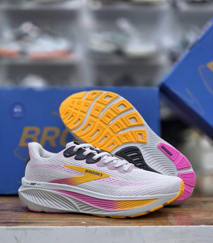کتونی بروکس گاست 1۷ /Brooks Ghost 17/سایز ۴۰ الی ۴۵/ساخت ویتنام/فروش ویژه تکی و عمده/ضمانت و کیفیت کالا