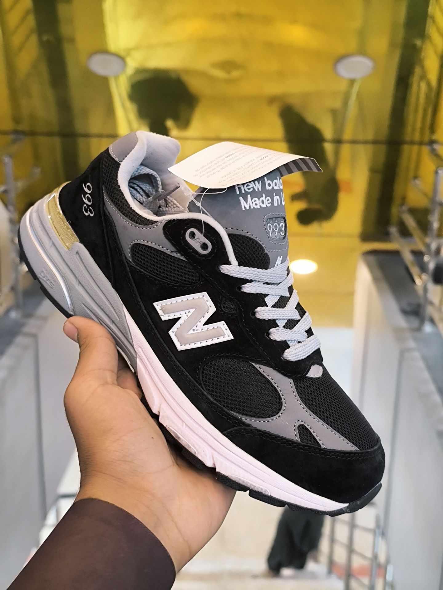 کتونی نیوبالانس ۹۹۳ Newbalance 993 made in USA ،سایز ۴۰ تا۴۵فروش تکی و عمده. پایین ترین قیمت در ایران