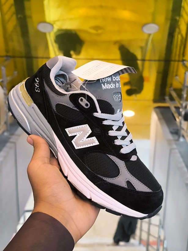 کتونی نیوبالانس ۹۹۳ Newbalance 993 made in USA ،سایز ۴۰ تا۴۵فروش تکی و عمده. پایین ترین قیمت در ایران