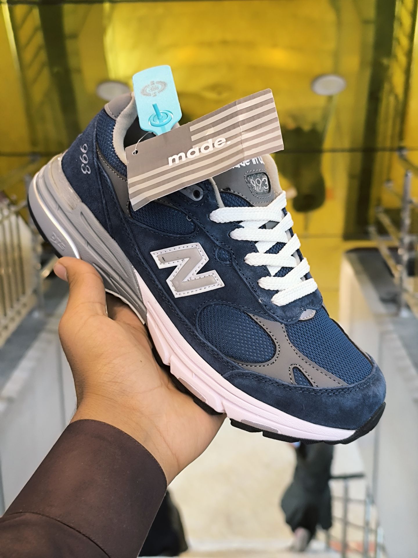 کتونی نیوبالانس ۹۹۳ Newbalance 993 made in USA ،سایز ۴۰ تا۴۵فروش تکی و عمده. پایین ترین قیمت در ایران