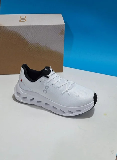 کتونی آن رانینگ کیوسی /On Running QC Cloudzone/سایز 40 الی 45/فروش عمده و تک