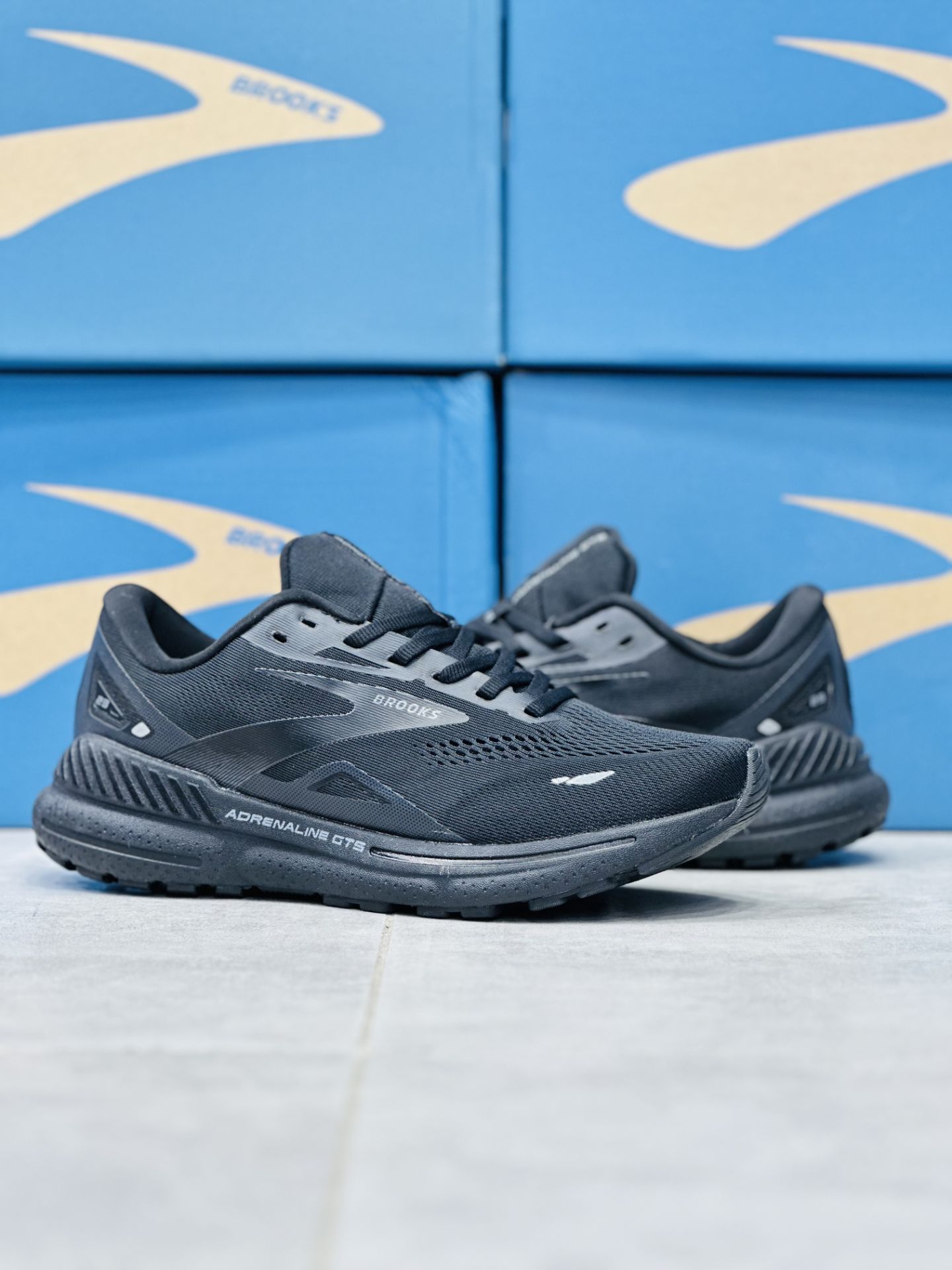 کتونی مسترکوالیتی بروکس آدرنالین جی تی اس ۲۳/Brooks Adrenaline GTS 23/ساخت ویتنام/سایز۴۰تا ۴۵/ فروش تکی و عمده/تضمین کیفیت کالا