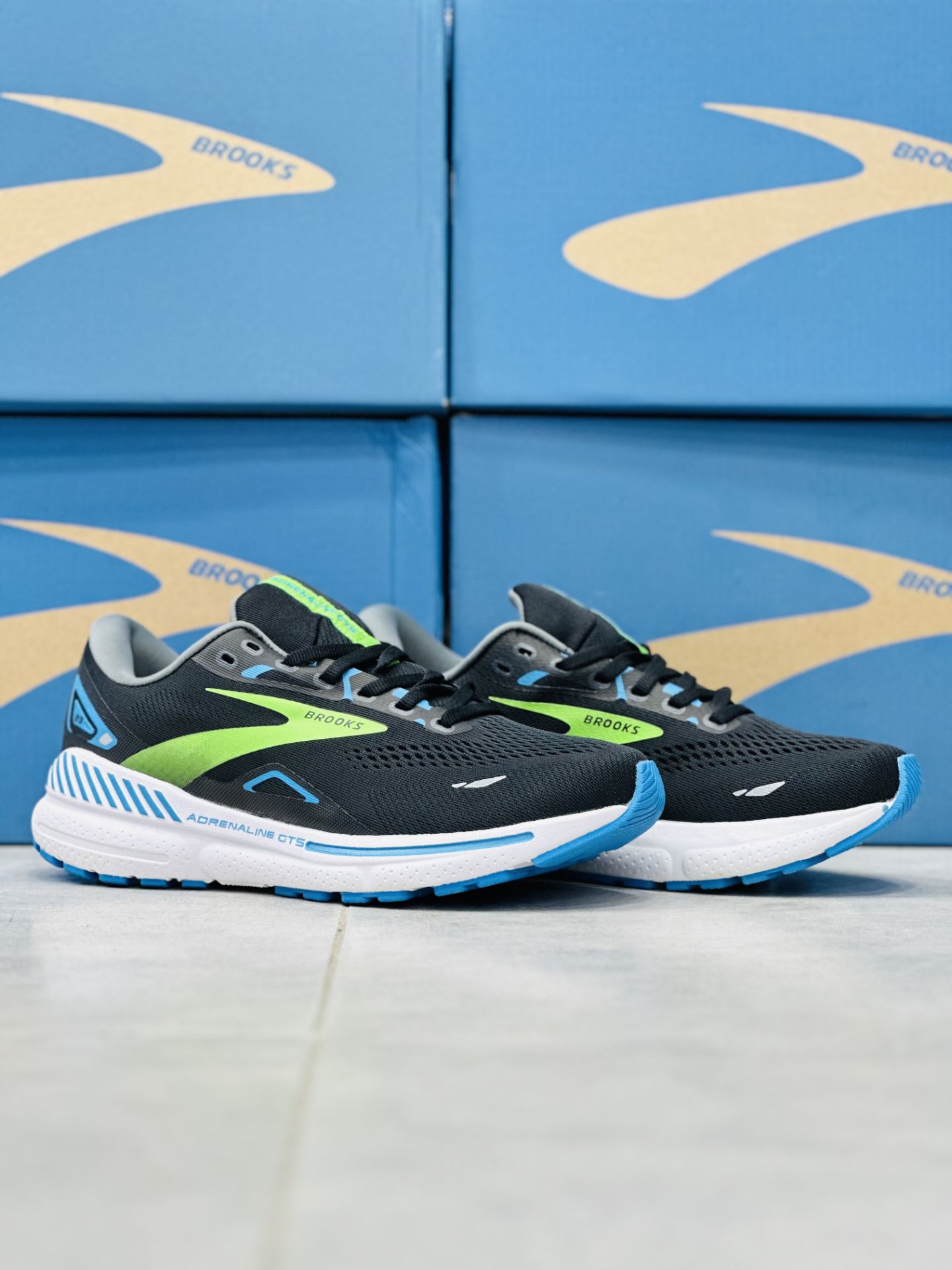 کتونی مسترکوالیتی بروکس آدرنالین جی تی اس ۲۳/Brooks Adrenaline GTS 23/ساخت ویتنام/سایز۴۰تا ۴۵/ فروش تکی و عمده/تضمین کیفیت کالا