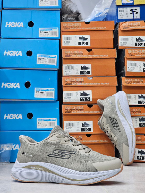 کتونی طبی اسکیچرز مکس کوشن/ Skechers Max Cushioning/ مخصوص پیاده روی و روزمرگی/ سایز 40 الی 45/ ساخت ویتنام/جعبه و بارکد دار / ضمانت کالا