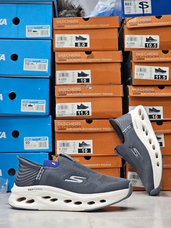 کتونی اسکیچرز مکس کوشن/ Skechers Max Cushioning / مخصوص پیاده روی و روزمرگی/ سایز 40 الی 45/ ساخت ویتنام/جعبه و بارکد دار / ضمانت کالا