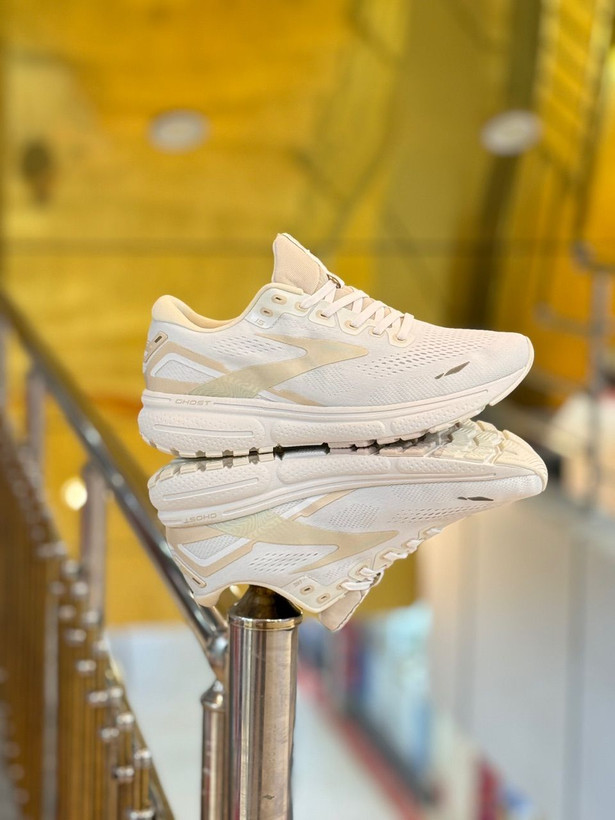 بروکس گاست 15/Brooks Ghost15/ساخت ویتنام/سایز۳۶الی ۴۵/ بالاترین کیفیت وارداتی/فروش تکی و عمده