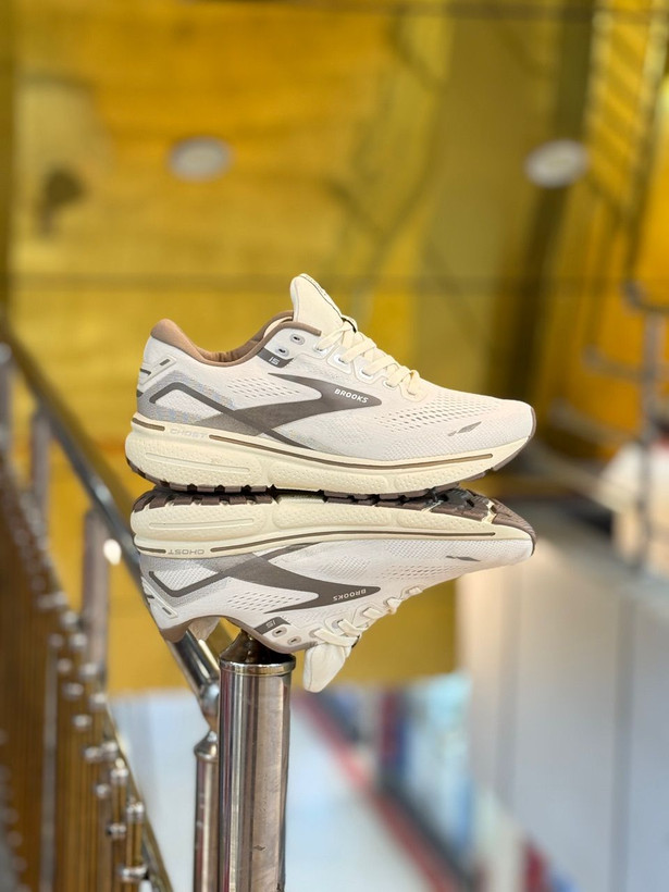 بروکس گاست 15/Brooks Ghost15/ساخت ویتنام/سایز۳۶الی ۴۵/ بالاترین کیفیت وارداتی/فروش تکی و عمده