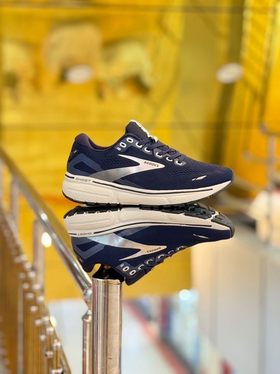 بروکس گاست 15/Brooks Ghost15/ساخت ویتنام/سایز۳۶الی ۴۵/ بالاترین کیفیت وارداتی/فروش تکی و عمده