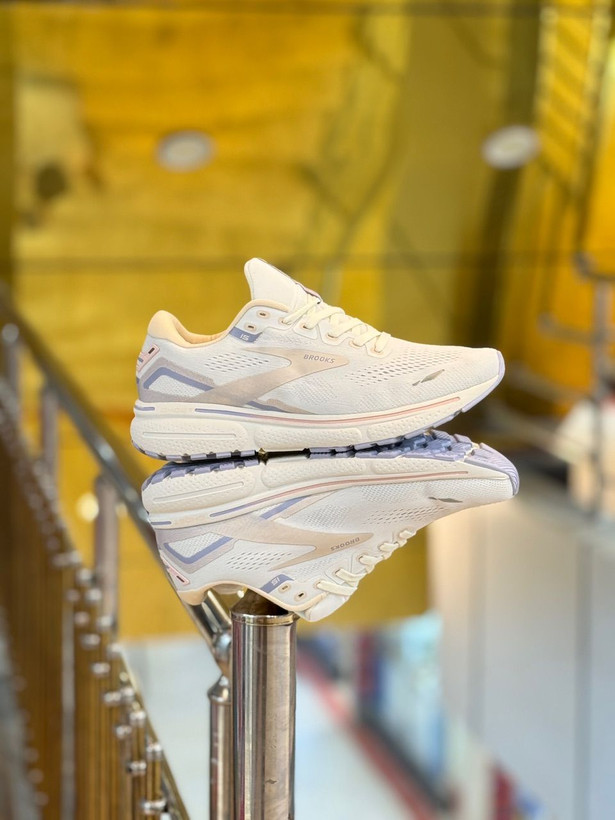 بروکس گاست 15/Brooks Ghost15/ساخت ویتنام/سایز۳۶الی ۴۵/ بالاترین کیفیت وارداتی/فروش تکی و عمده