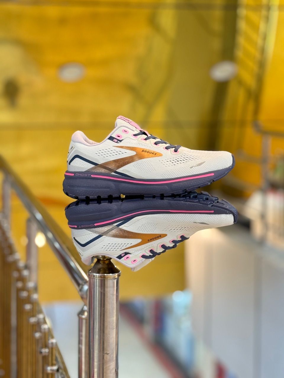 بروکس گاست 15/Brooks Ghost15/ساخت ویتنام/سایز۳۶الی ۴۵/ بالاترین کیفیت وارداتی/فروش تکی و عمده