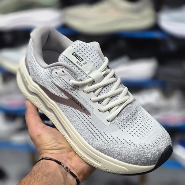 کتونی رانینگ و پیاده روی وارداتی بروکس گاست مکس ۲/ Brooks ghost max 2 / اصل ویتنام / سایز40/45