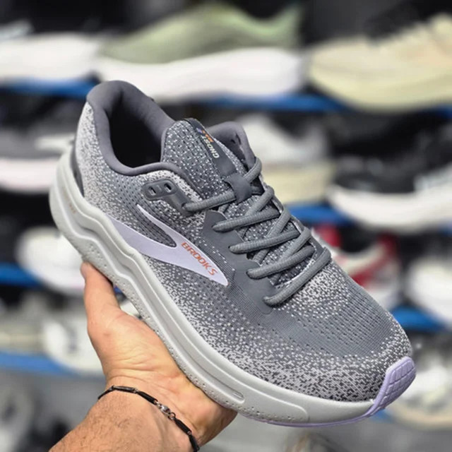 کتونی رانینگ و پیاده روی وارداتی بروکس گاست مکس ۲/ Brooks ghost max 2 / اصل ویتنام / سایز40/45