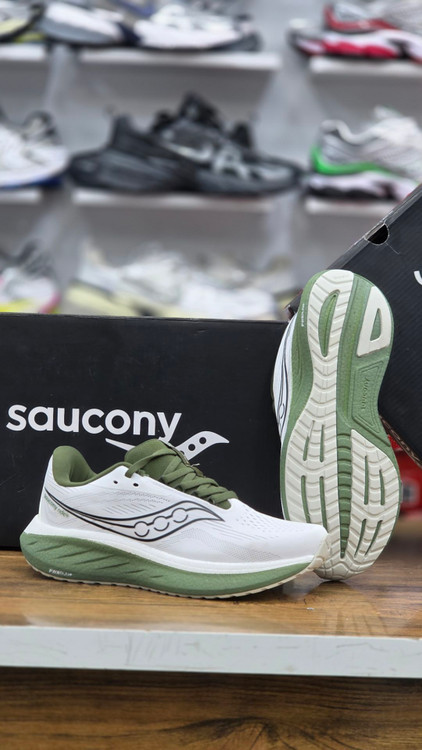 کتونی رانینگ و پیاده روی ساکونی مدل راید ۱۸ Saucony Ride 18/ ضمانت کیفیت کالا / فروش عمده و تک / سایز بندی ۴۰ ۴۱ ۴۲ ۴۳ ۴۴ ۴۵