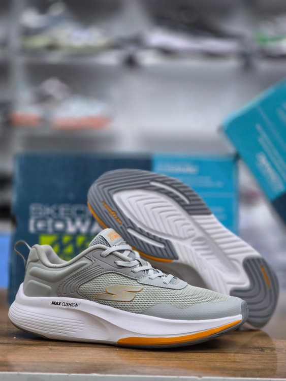 کتونی مسترکوالیتی اسکیچرز مکس کوشن/ Skechers Max Cushioning / سایز 40 الی 45/ ساخت ویتنام/ ضمانت کالا
