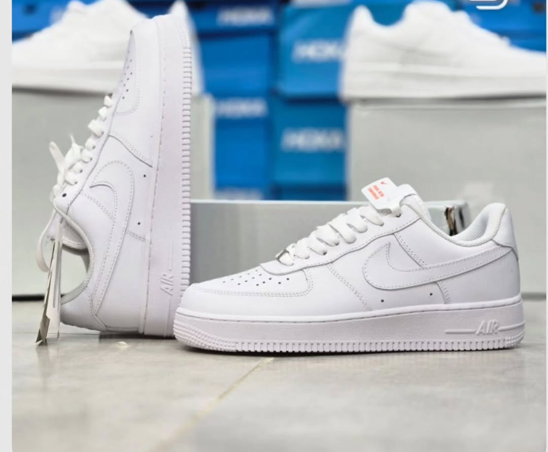 کتونی نایک ایرفورس مستر کوالیتی سایزبندی کامل 40 تا 45 ساخت ویتنامNike Airforce 1 رنگ سفید کلاسیک تضمین کیفیت کالا