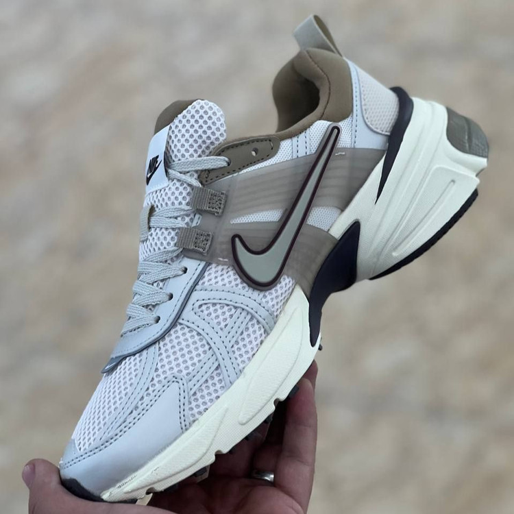 کتونی ویتنامی نایک کشلون وی تو کی ساخت ویتنام باجعبه Nike V2k Run سایز ۴۰ الی ۴۵، فروش تکی و عمده