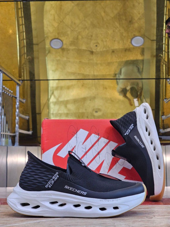 کتونی اسکیچرز بدون بند مسترکوالیتی /سایز 40 تا 45/Skechers Max Cushioning/فروش عمده و تک/ضمانت کیفیت کالا