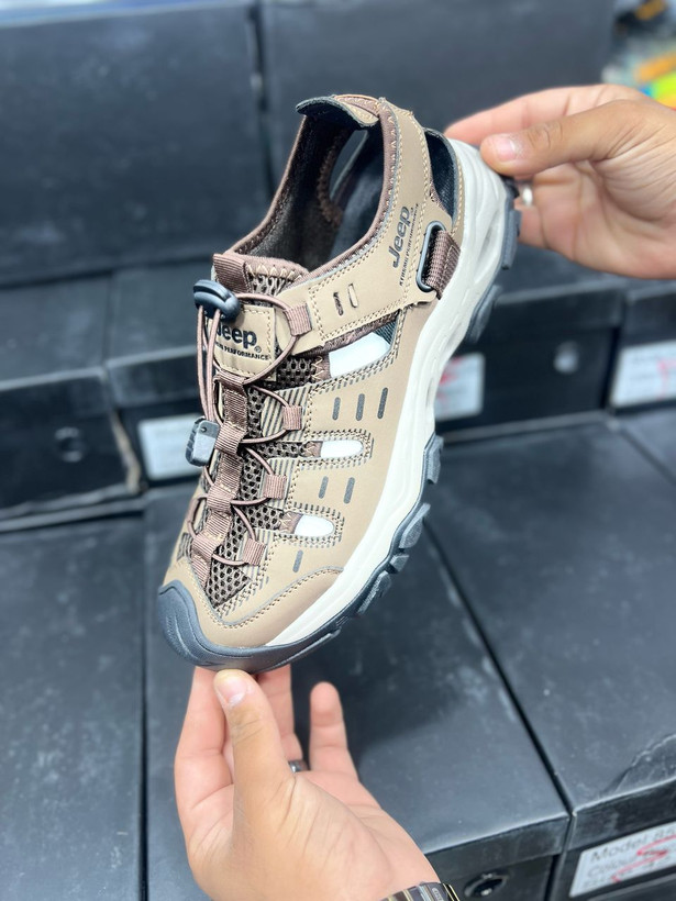 صندل آمریکایی جیپ جدیدترین صندل ۲۰۲۵. سایز ۴۰ تا ۴۵ فروش بصورت عمده و تک .Sandal jeep