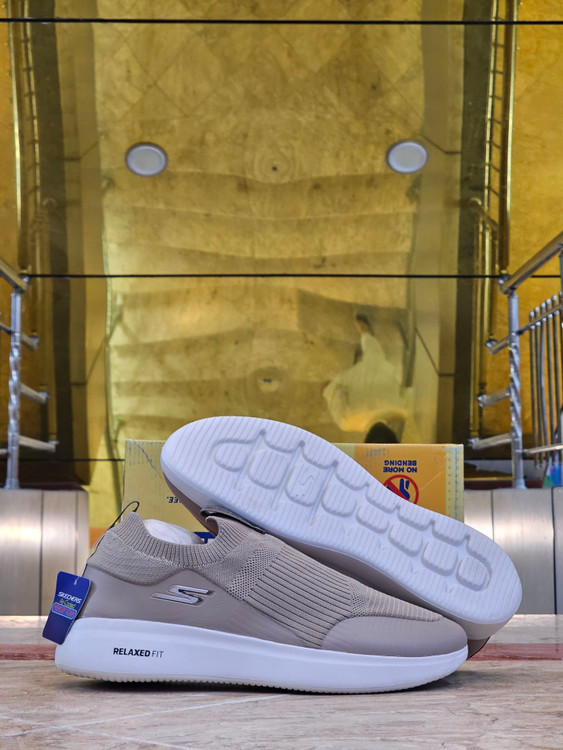 کتونی پیاده روی اسکیچرز بدون بند وارداتی ویتنامی /سایز 40 تا 45/Skechers Max Cushioning/فروش عمده و تک