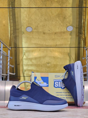 کتونی پیاده روی اسکیچرز بدون بند وارداتی ویتنامی /سایز 40 تا 45/Skechers Max Cushioning/فروش عمده و تک