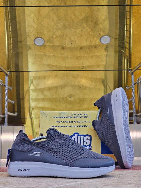 کتونی پیاده روی اسکیچرز بدون بند وارداتی ویتنامی /سایز 40 تا 45/Skechers Max Cushioning/فروش عمده و تک