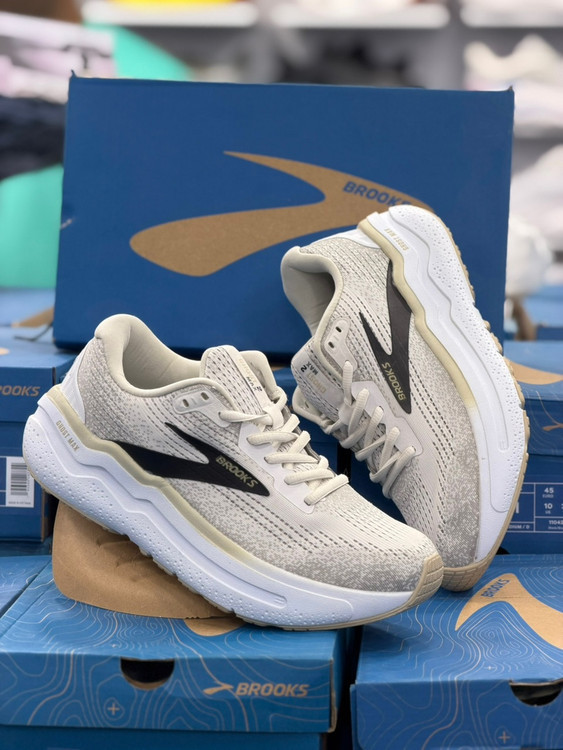 کتونی رانینگ و پیاده روی وارداتی بروکس گاست مکس ۲/Brooks ghost max 2 / ساخت ویتنام / سایز 40 الی 45/ضمانت اصالت کالا