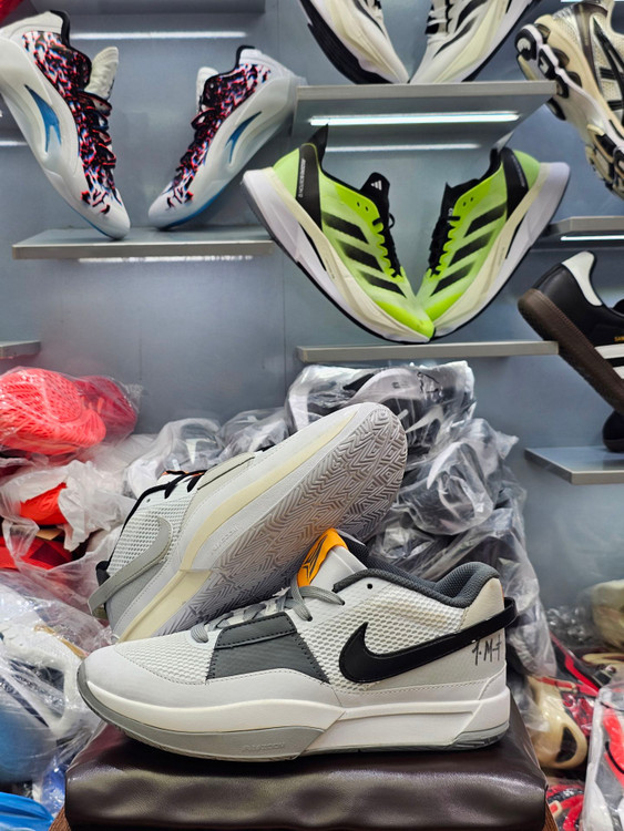 کتونی خارجی نایک جا وان/ساخت ویتنام/سایز ۴۰ الی ۴۵/ Nike Ja 1
