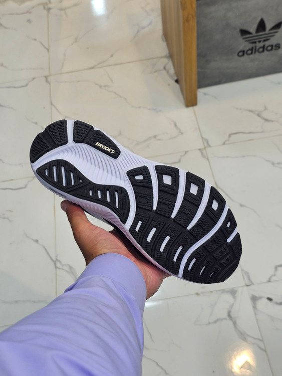 کتونی بروکس گاست ۱۷ / Brooks Ghost 1۷ / سایزبندی 40 تا 45/ساخت ویتنام/ فروش تکی و عمده/ ضمانت کالا